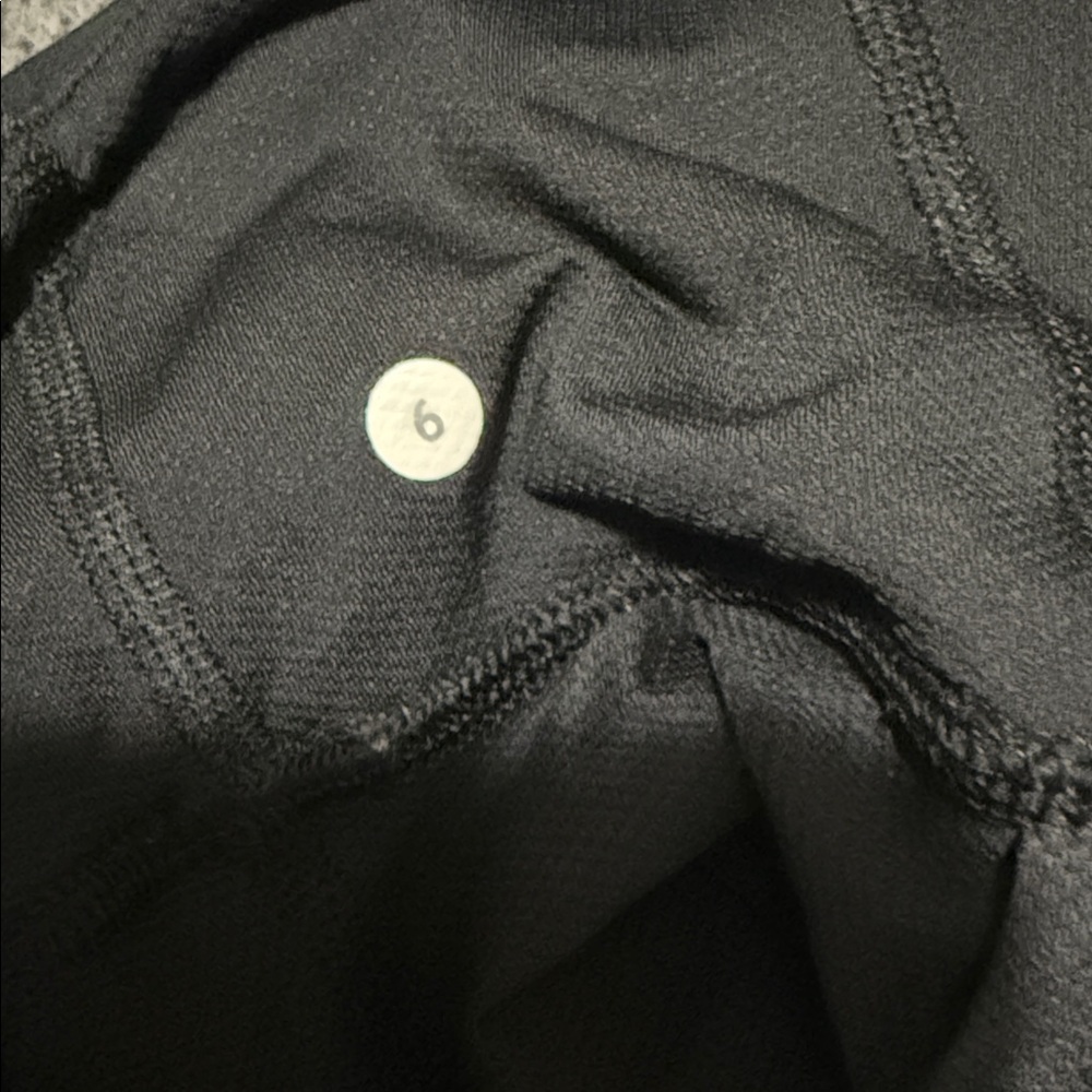 Lululemon Tame Me Tank Top Black Size 6 | Built-In Bra & Cinch Hem - Picture 7 of 9